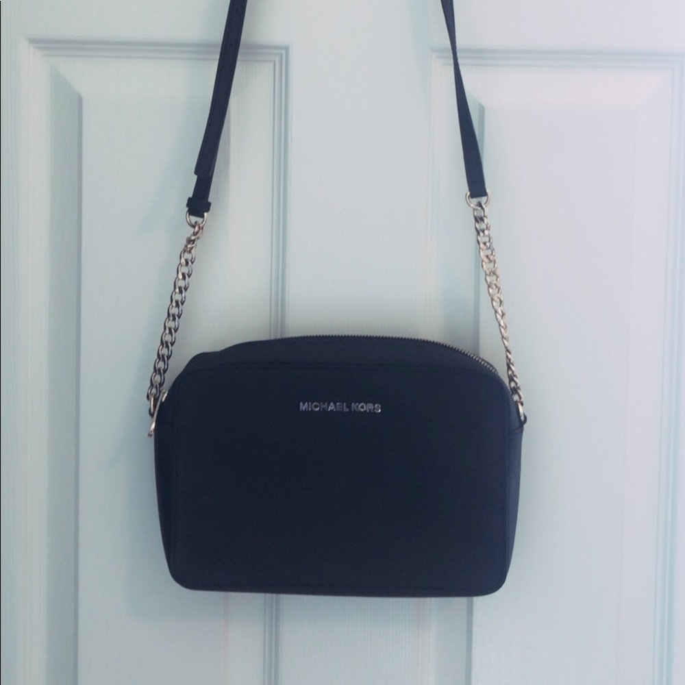 Authentic MK crossbody very good condition